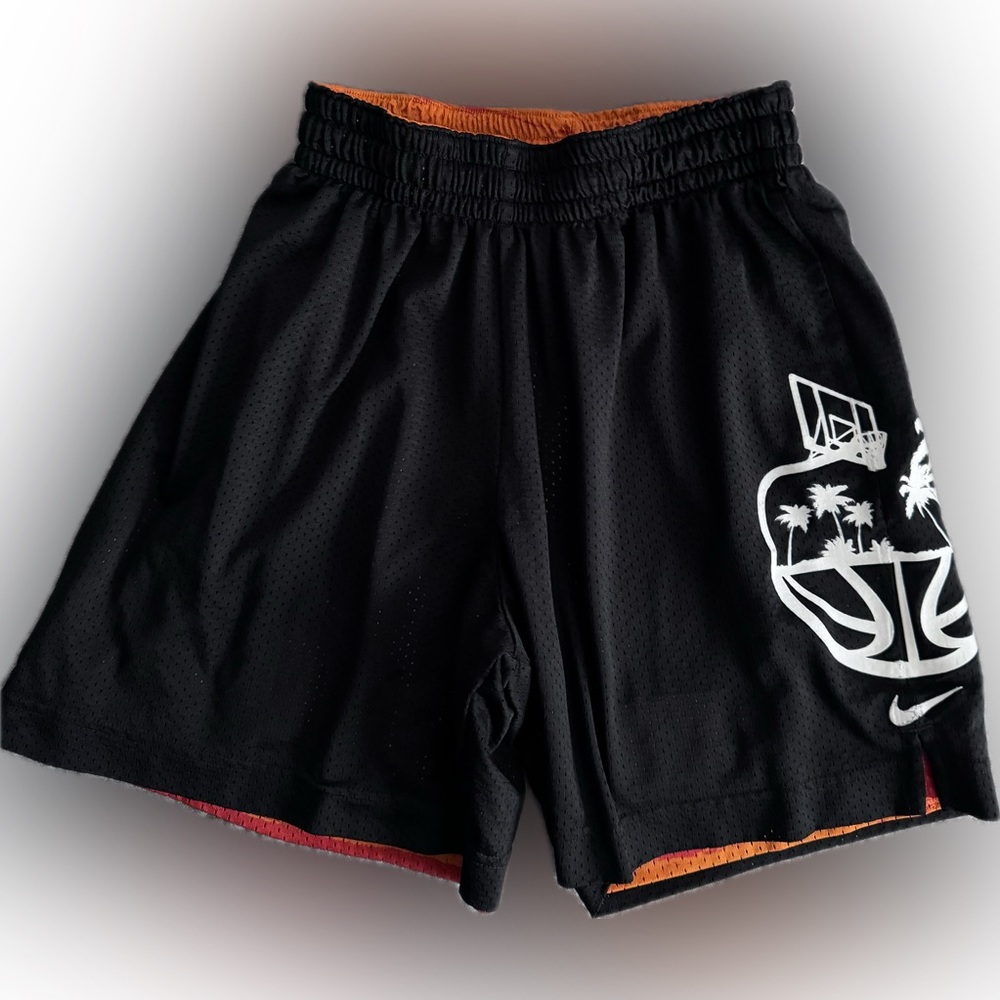 Men's Nike size small mesh reversible shorts